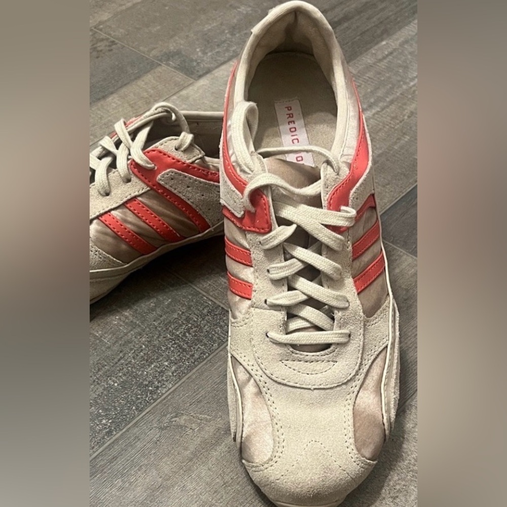 Predictions Beige Suede and Red Women’s Sneakers